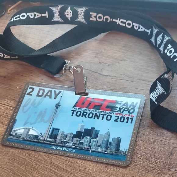 Chuck "The Iceman" Liddell Hand-Signed 2011 UFC Fan Expo Toronto 2-Day Pass - Picture 2 of 6